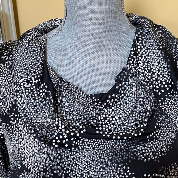 Two Piece Ensemble   - Picture 2 of 8